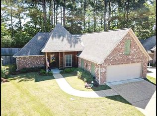 125 Meadowcreek Dr, Brandon, MS 39042
