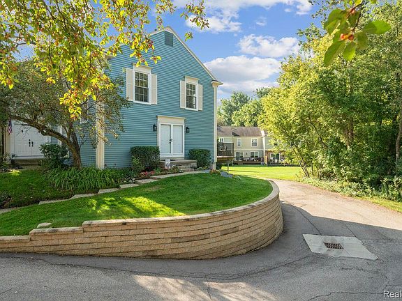 2nd image of 1319 Wagon Wheel Ln