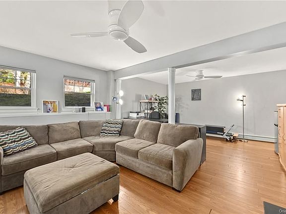 5th image of 26 Lexington Dr