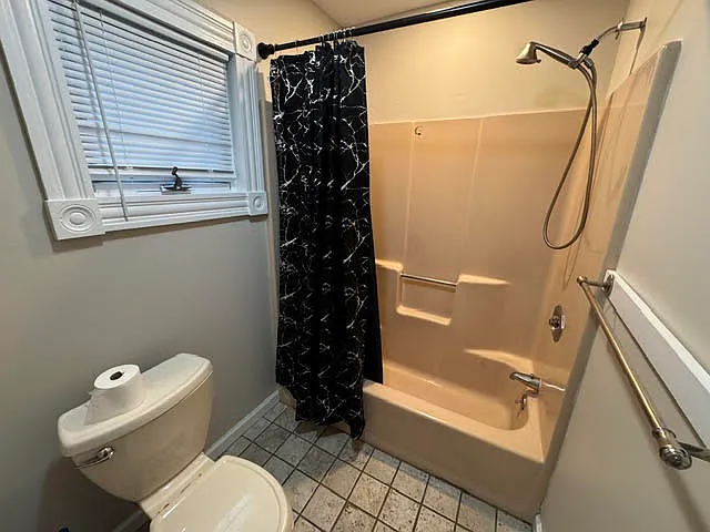 69 N Montgomery St #2 — Photo 15