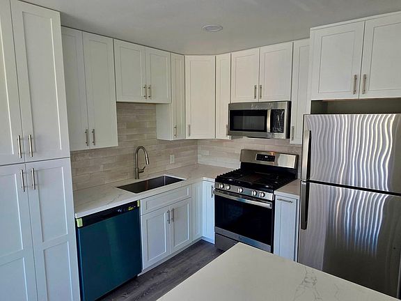 5th image of 4404 Dawes St