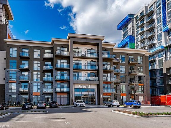 3rd image of 450 Dundas St E #121