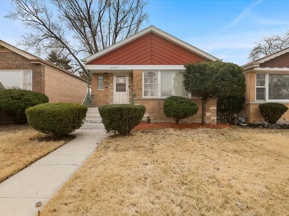 8 E 144th St, Riverdale, IL 60827