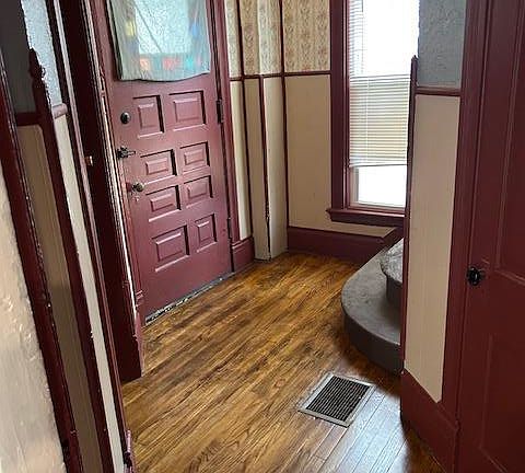 5th image of 1801 Hope St
