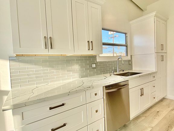 2nd image of 229 Avenue H APT D