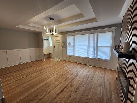 4th image of 8942 S Union Ave