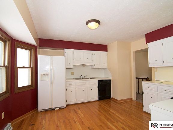 3rd image of 11730 Laura Ave