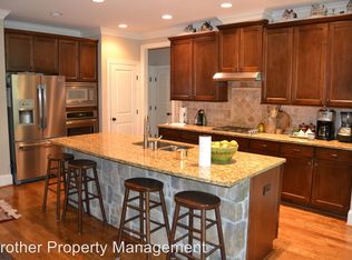 30 Barons Run E, Spring Lake, NC 28390