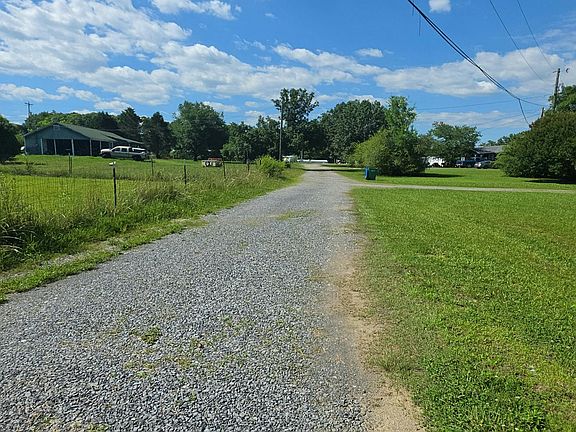 5th image of 4198 Brown Bridge Rd SE