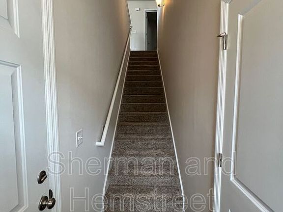 5th image of 606 Joiner Cir