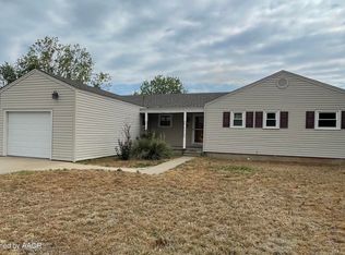 304 N Cornell Ave, Fritch, TX 79036