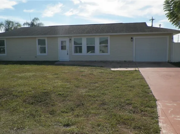 1614 NE 12th St, Cape Coral, FL 33909