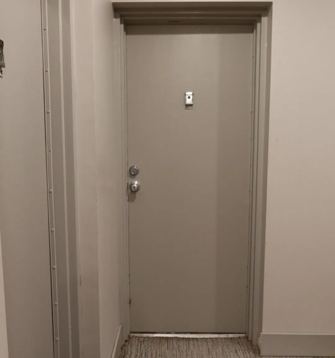 2 bed, 890 sqft, $2,500 — Photo 4