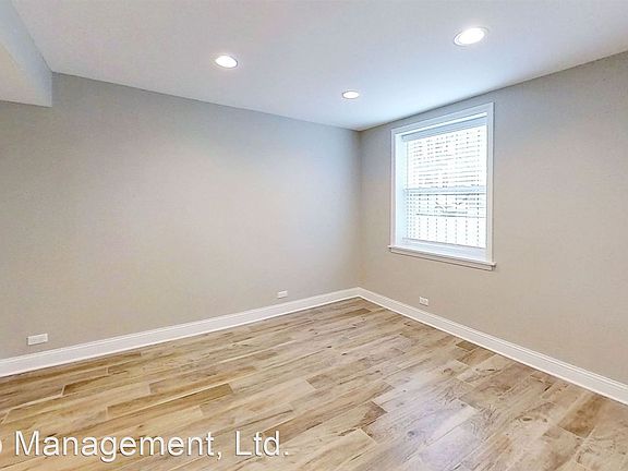 3rd image of 1342 W Eddy St