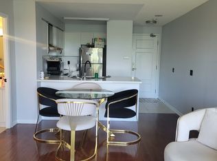 310 Red Maple Rd #217, Richmond Hill, ON L4C0T7