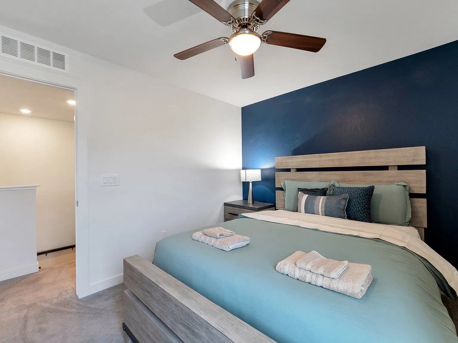 3 bed, 2.5 bath, 1622 sqft, $3,300 — Photo 2