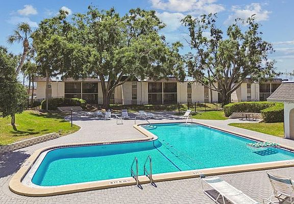 5th image of 716 Oakgrove Dr APT 129