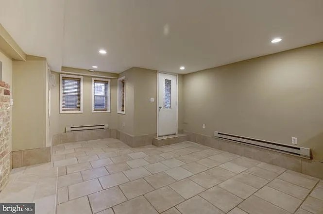 243 8th St NE #2 — Photo 3