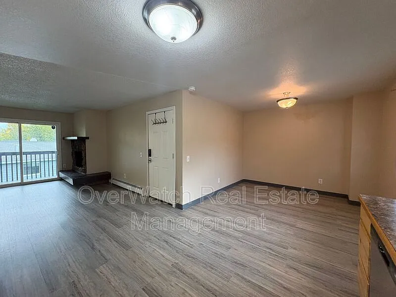 2 bed, 1.0 bath, 1100 sqft, $1,750 — Photo 4