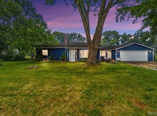6479 Nightingale Dr, Flint, MI 48506