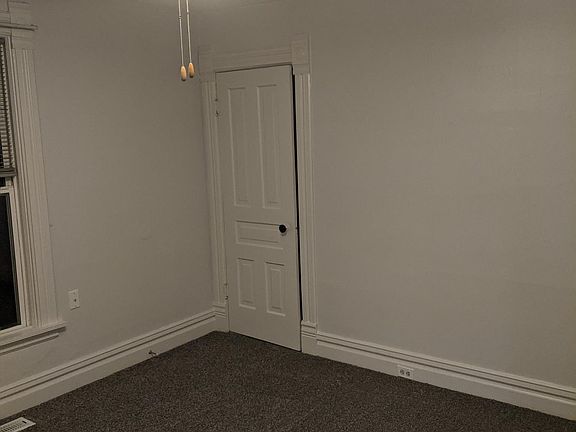 4th image of 573 1/2 S Shore Dr #2