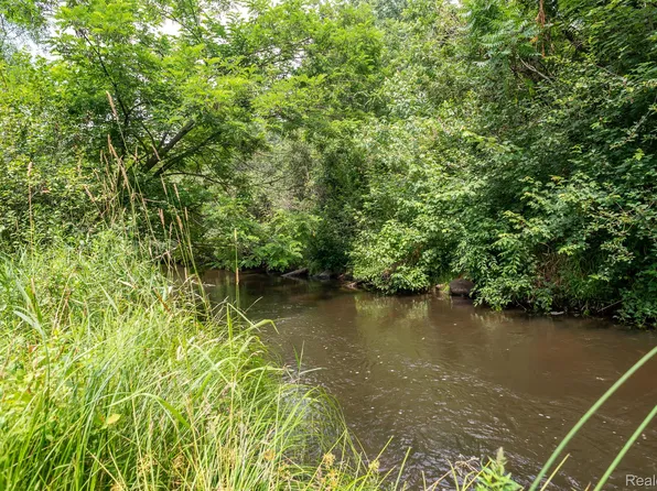 741 Montgomery St, Marshall, MI 49068