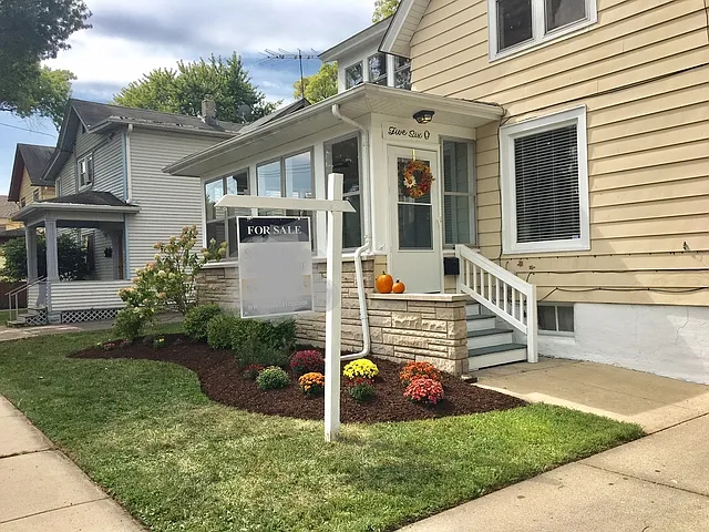 560 Penn Ave photo 1