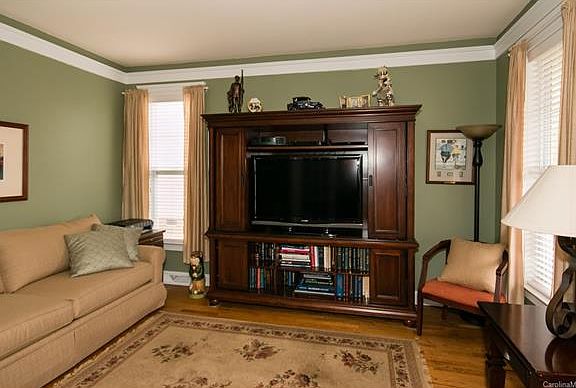 4th image of 117 Fox Den Cir