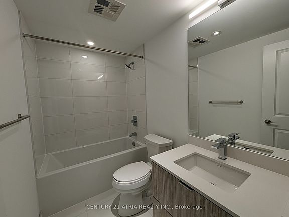 4th image of 395 Bloor St E #3811