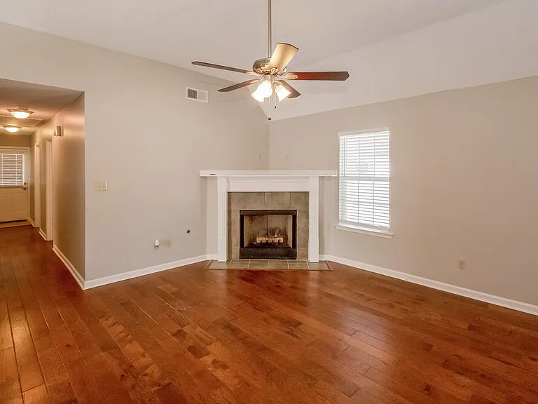 7677 Fox Hunt Dr E — Photo 3