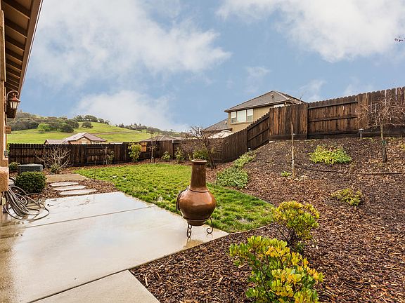 4th image of 2093 Tracy Ct