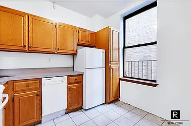 Rented by R New York