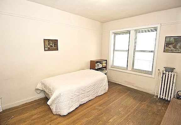 4th image of 504 Grand St APT G22