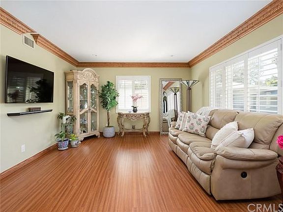 3rd image of 10801 Wescott Ave