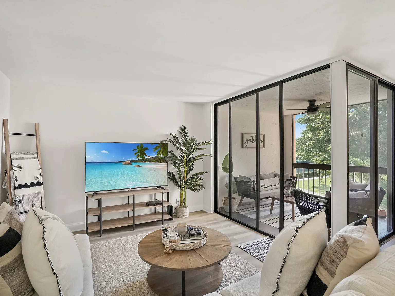 2 bed, 2.0 bath, 1175 sqft, $4,000 — Photo 3