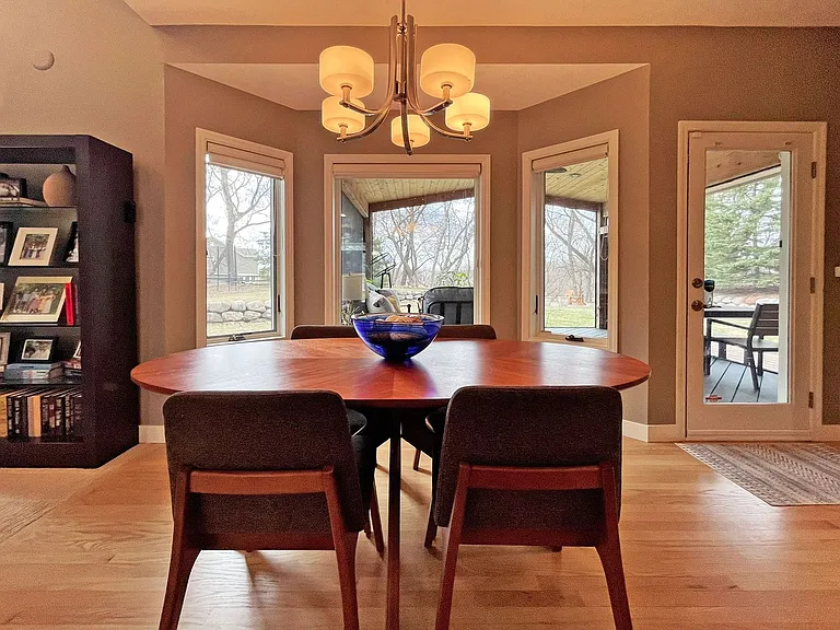 6560 Shadow Ln — Photo 12