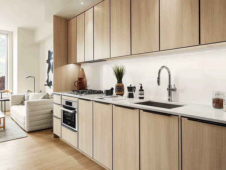 280 W 24th St #7F — Photo 3