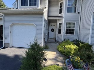 4 Delaware Ln, Branchburg Twp., NJ 08876
