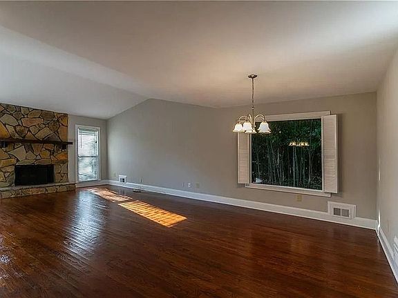 5th image of 3562 Bryant Ln
