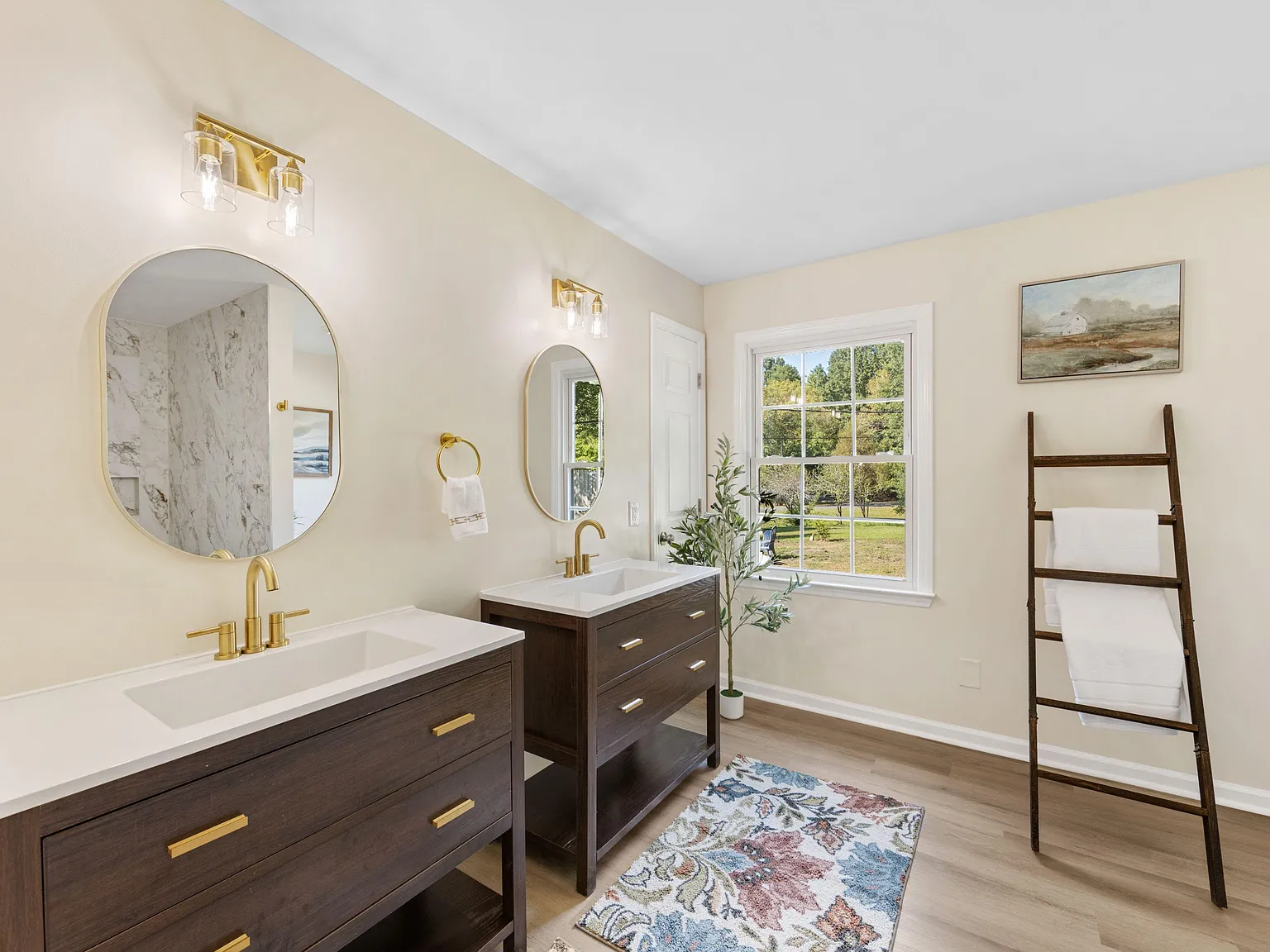 4 bed, 5.0 bath, 3300 sqft, $1,252 — Photo 4