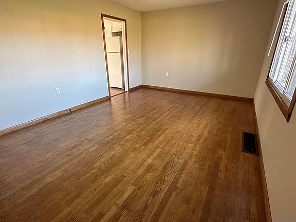 5th image of 614 Troy Dr