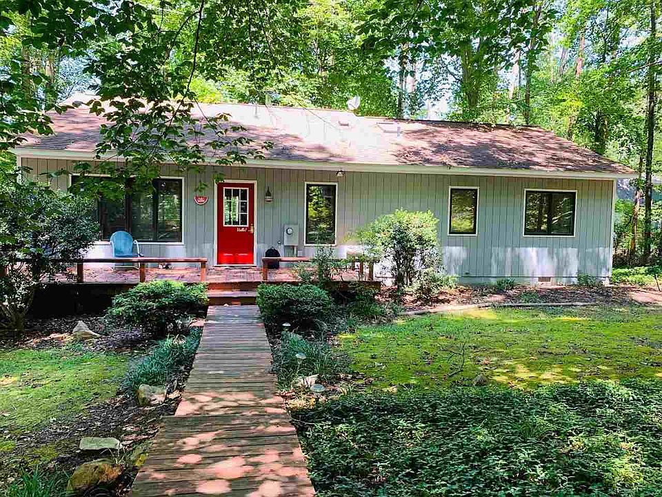 1st image of 447 Historic Ln