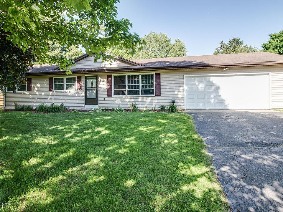 1st image of 146 Brook Dr