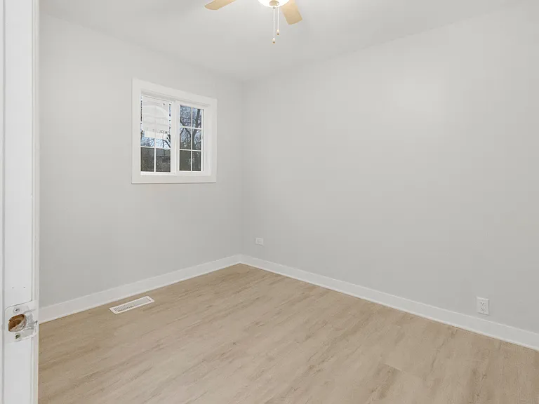 22339 Strassburg Ave — Photo 16