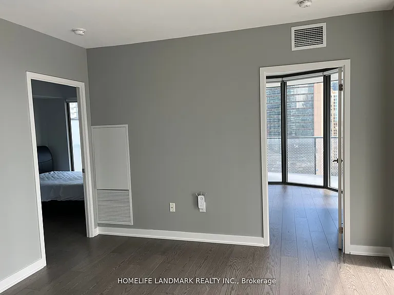 11 Wellesley St W #1405 — Photo 3