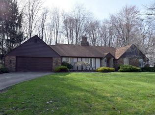 230 Cricket Ln, Cortland, OH