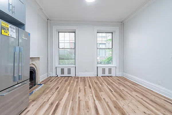 Rented by Julianna Realty Corp | media 14