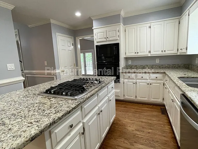 4204 N Mountain Rd NE — Photo 15