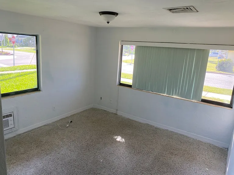 501 University Blvd #1 — Photo 8