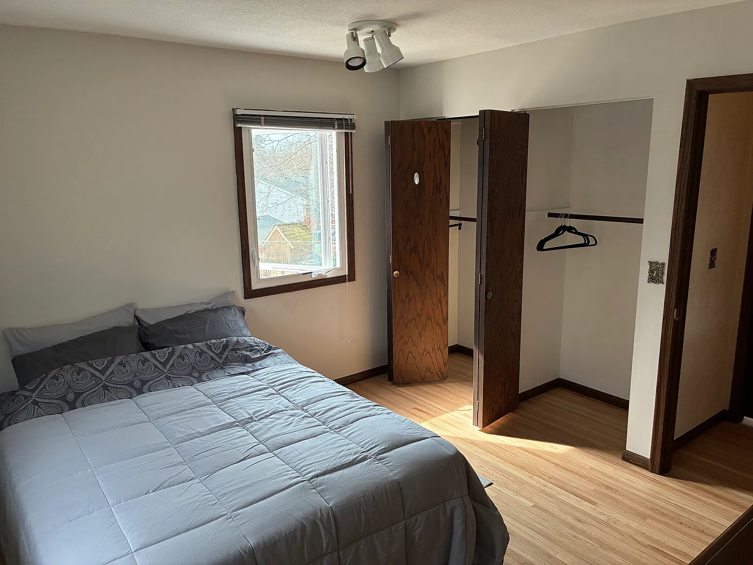 4 bed, 2564 sqft, $3,900 — Photo 4